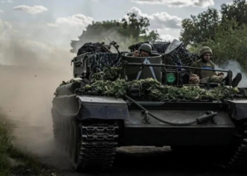 Premiê do Reino Unido diz que países europeus podem mandar tropas para a Ucrânia para garantir paz na Ucrânia após eventual acordo com a Rússia