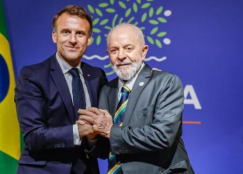 Macron diz que Lula e ele querem Ucrânia na negociação sobre fim da guerra