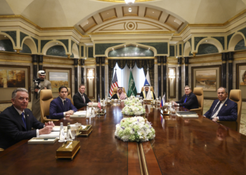 Putin diz não precisar de mediadores e que está pronto para negociar com os EUA fim da guerra na Ucrânia