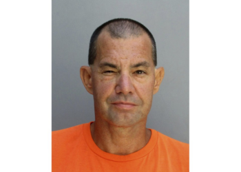 Homem que levou ex-marido da namorada a deserto e o matou a tiros é executado com injeção letal nos EUA