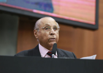 Júlio Campos apresenta projeto de lei que cria auxílio "Emelly Sena" para gestantes