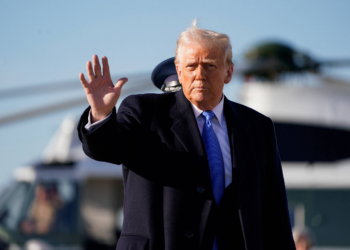 Trump revoga acessos de Biden, Kamala e Hillary a informações confidenciais