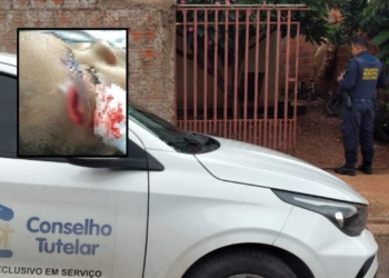 Mãe que jogou cabo de vassoura na cabeça da filha de 3 anos paga fiança e é solta