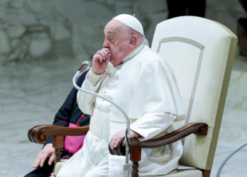 Papa Francisco tem noite tranquila e está descansando, diz Vaticano