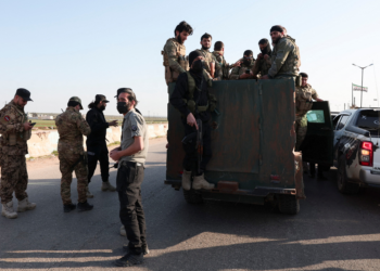 Novo governo da Síria mata mais de 500 civis alauítas, denuncia organização