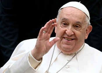 Após 'leve melhora', papa Francisco tem noite tranquila, diz Vaticano