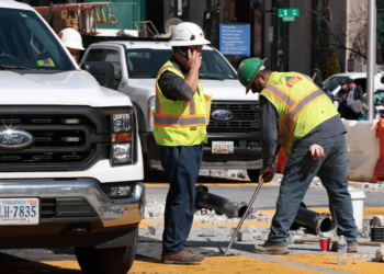 Washington começa a remover marco antirracista da capital