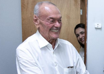 Roberto França cai em casa e quebra o fêmur