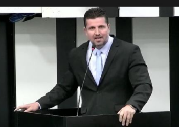 Ranalli quer proibir participação de atletas trans em competições femininas