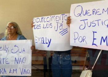 Velório de adolescente assassinada é marcado por protestos e pedidos de Justiça; veja vídeos