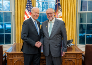 Estados Unidos expulsam embaixador da África do Sul no país: 'Explora questões raciais'