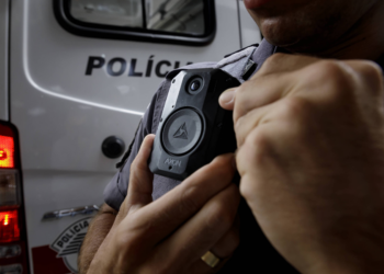 Projeto do governo Lula para compra de câmeras para policiais tem adesão de 20 estados e do DF