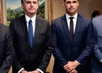 VÍDEO – Bolsonaro: Meu filho se afasta para combater algo parecido com nazifascismo