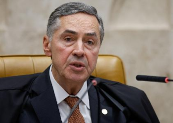 Barroso rebate 'The Economist' e defende 'democracia plena' no Brasil