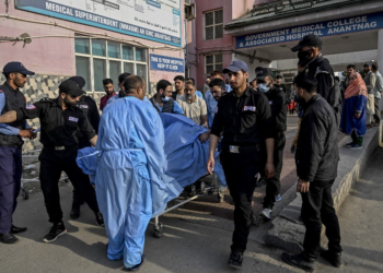 Ataque a turistas na Índia deixa mais de 20 mortos