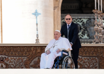 Saiba quem é Massimiliano Strappetti, o enfermeiro de quem o papa Francisco se despediu pouco antes de morrer