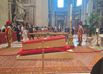 Vaticano divulga foto do túmulo do Papa Francisco em basílica de Roma