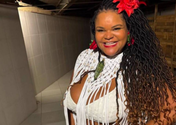 Pesquisadora Carolina Rocha lançará livro sobre racismo religioso