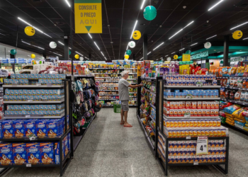 Economistas diminuem novamente projeção da inflação, mas mantém do PIB e juros