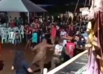 Festa de Santo acaba em pancadaria no interior de MT