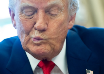 Trump 100 dias: aprovação do presidente dos EUA despenca