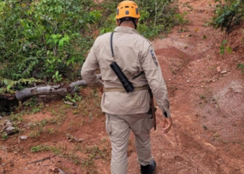Corpo de Bombeiros resgata idosa desaparecida em mata fechada