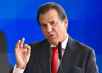 Marinho diz que taxas de vale-alimentação serão reduzidas 'no amor ou na dor'