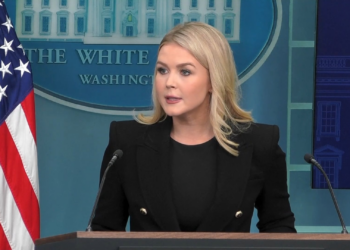 Tarifas de 104% entram em vigor na China, diz secretário da Casa Branca