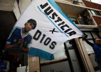 Maradona morreu sem álcool nem 'drogas de abuso' no sangue, diz perito durante julgamento