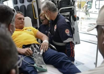 Bolsonaro será transferido em UTI aérea, diz boletim médico