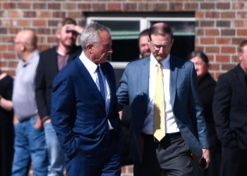 Antivax, pai que perdeu filha de 8 anos por sarampo nos EUA diz que não se arrepende de não ter vacinado menina