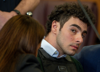 Luigi Mangione é indiciado por morte de CEO em Nova York; acusações abrem caminho para pena de morte