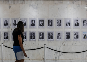 Galeria de fotos de ex-presidentes no Planalto tem erros e exibe controvérsias históricas