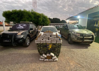 Gefron e PF apreendem drogas em carro de prefeitura em MT