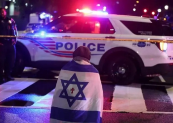 Homem que matou funcionários da Embaixada de Israel nos EUA confessa crime e é indiciado por assassinato