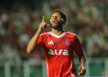 Internacional vence Maracanã por 3 a 0 e avança na Copa do Brasil 