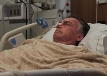 Bolsonaro deixa UTI após duas semanas