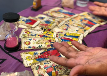 Três em cada 10 norte-americanos consultam astrologia, tarô ou videntes, aponta pesquisa