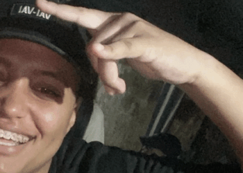 Jovem em moto de app morre após ser arremessada durante acidente em SP