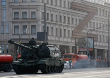 Rússia acusa Ucrânia de promover ataque em massa com mais de 100 drones