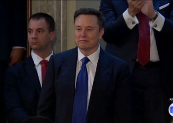 Trump se pronuncia sobre saída de Musk e afirma que bilionário continuará 'sempre' no governo