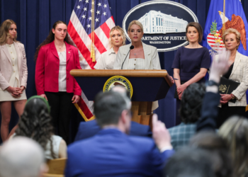 É #FAKE que procuradora-geral dos EUA disse que vai prender quem chamar Trump de amarelão