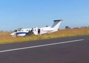 Avião com dupla sertaneja faz pouso forçado em SP