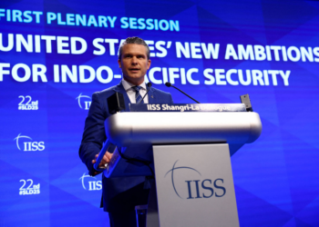 China quer 'dominar e controlar' Ásia e prepara uso da força, diz secretário de Defesa dos EUA