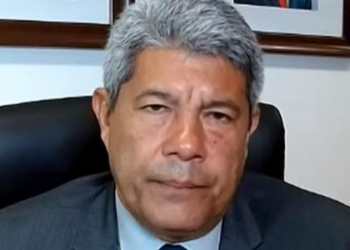 Com PM que mata e vala de rivais, PT-BA age como bolsonaristas que critica