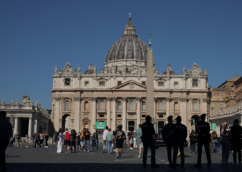 'Cartola' versão católico: fantasy game vira hit na Itália brincando sobre quem vai ser o próximo papa