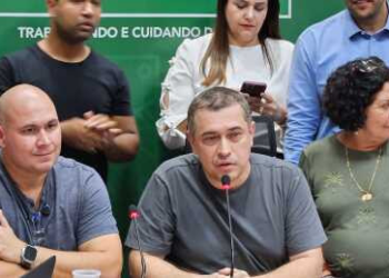 Abilio assina decreto que concede RGA de 5,32% aos servidores