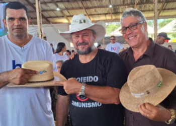 Chapéu autografado por Bolsonaro é leiloado em MT