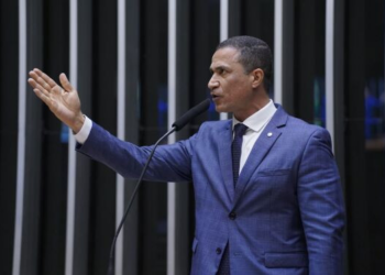 Assis: PT pratica ‘negacionismo criminal’ ao negar classificar facções como terroristas