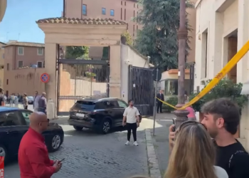 Almoço e missa 'em família': papa Leão XIV faz visita surpresa a ordem de agostinianos que fazia parte antes de ser pontífice